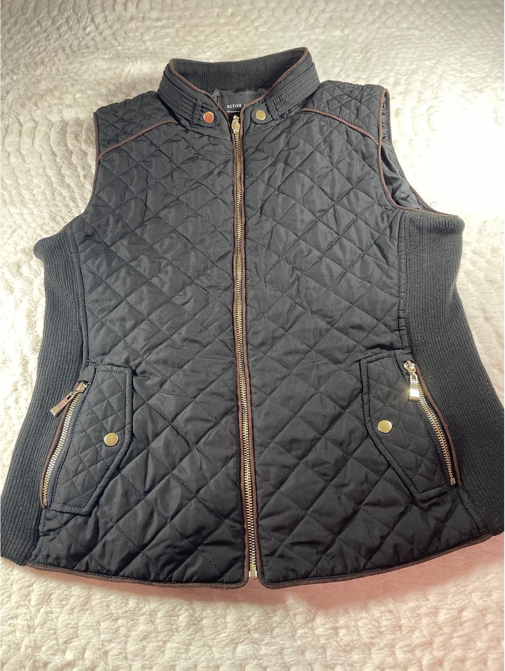 Active USA Large Black Quilted Vest with Knit Side Panels